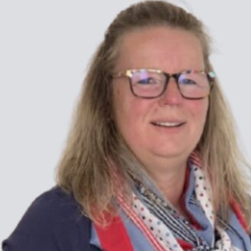  Yvonne Menninga
